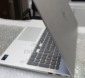 New Laptop HP EliteBook 640 G11 16GB Intel Core Ultra 7 SSD 512GB