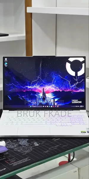 New Laptop Lenovo Legion 7 32GB Intel Core Ultra 7 SSD 1T