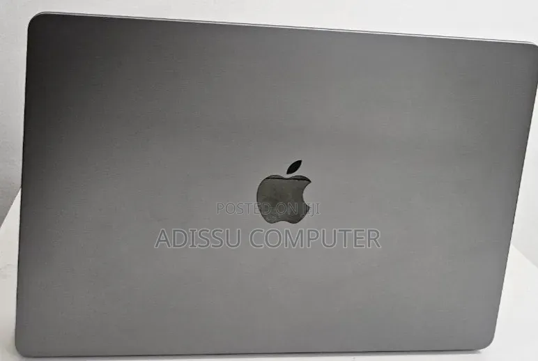 New Laptop Apple MacBook Air 2024 M3 8GB Apple M3 SSD 512GB