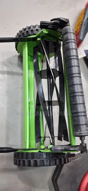 Manual Grass Cutter