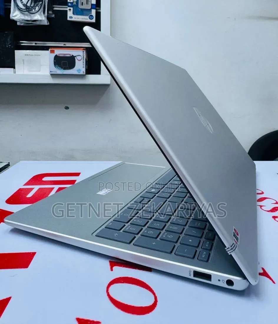 New Laptop HP Stream Notebook 16GB Intel Core i7 SSD 1T