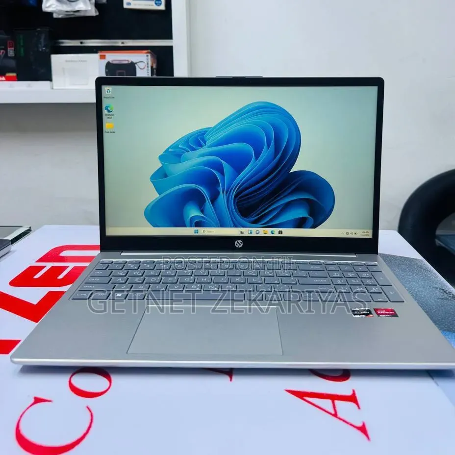 New Laptop HP Stream Notebook 8GB AMD Ryzen 5 SSD 512GB