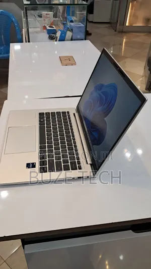 New Laptop HP EliteBook 840 G10 16GB Intel Core i7 SSD 512GB
