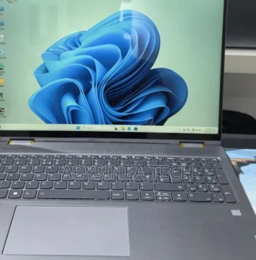 New Laptop Lenovo 16GB AMD Ryzen 7 SSD 512GB