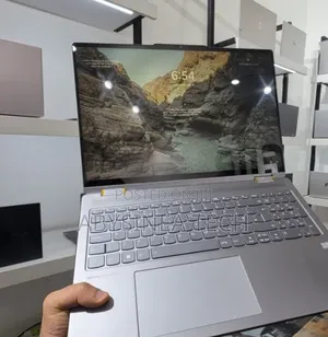 New Laptop Lenovo 16GB AMD Ryzen 7 SSD 512GB
