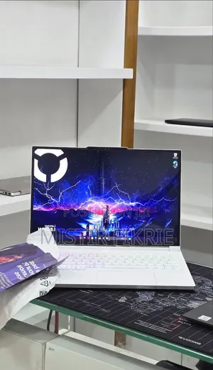 New Laptop Lenovo Legion 7 32GB Intel Core Ultra 7 SSD 1T