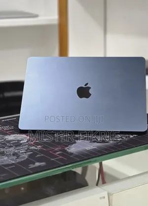 New Laptop Apple MacBook Air 2022 M2 8GB Intel Core Ultra 7 SSD 256GB