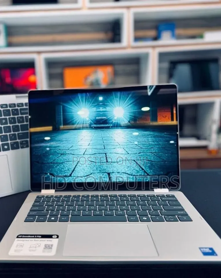 New Laptop HP OmniBook 5 14" 16GB Intel Core 7 SSD 512GB