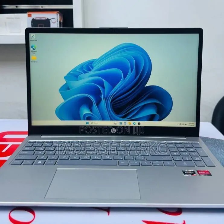 New Laptop HP 8GB AMD Ryzen 5 SSD 512GB