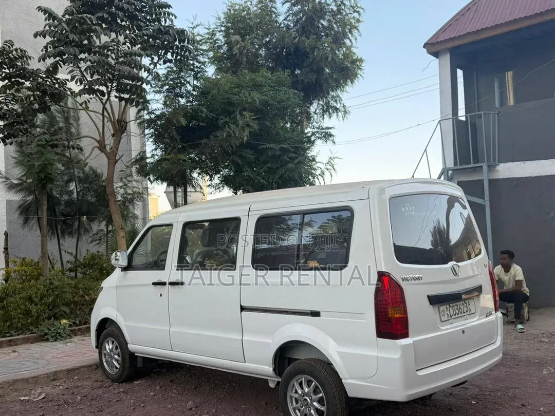 Mini Van Rent 2700