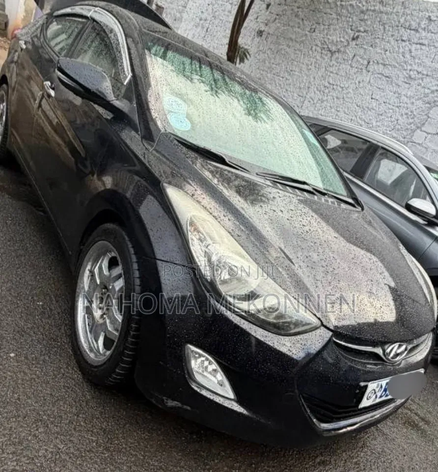 Hyundai Avante 2013 Brown