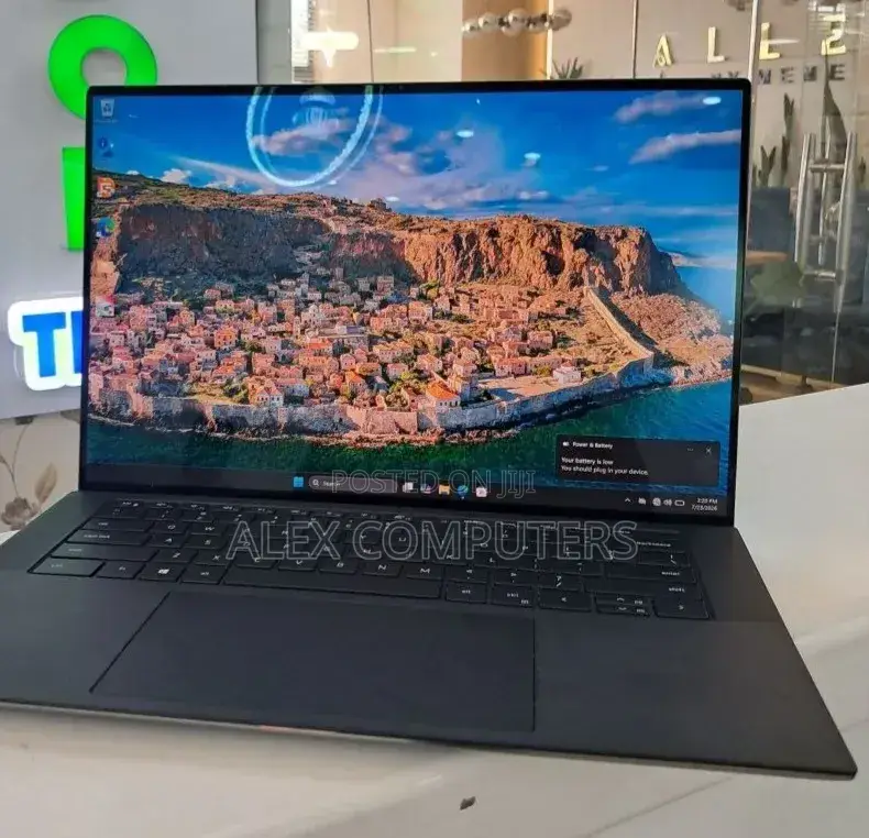 New Laptop Dell Precision 5560 16GB Intel Core i7 SSD 512GB