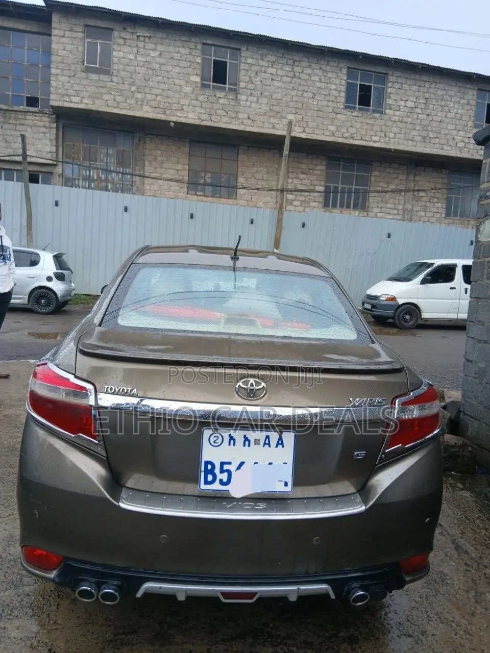 Toyota Yaris 2016 Brown