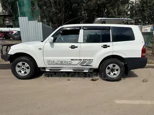 Mitsubishi Pajero 2005 White