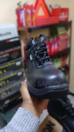 Safety Shoe Lightweight, Slip Resistance,