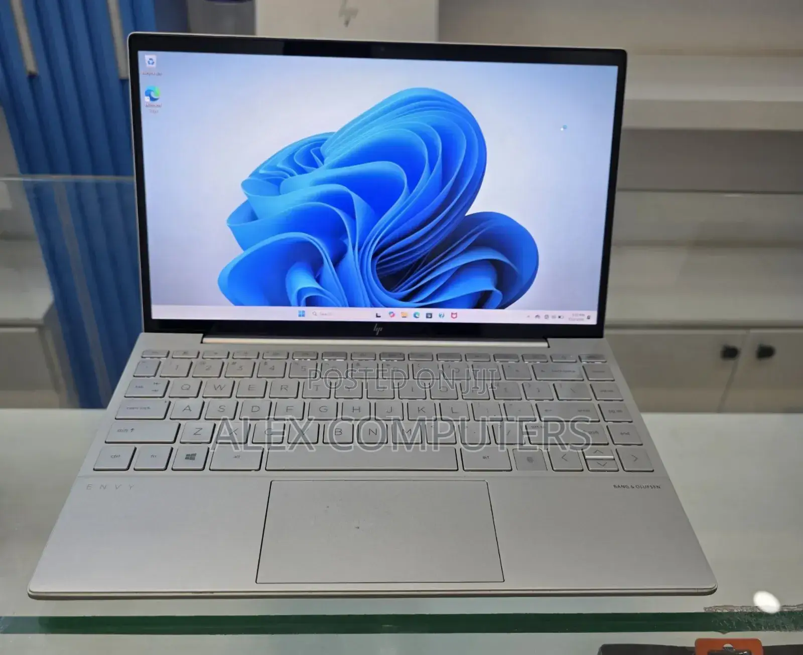 New Laptop HP Envy 13 16GB Intel Core i7 SSD 512GB