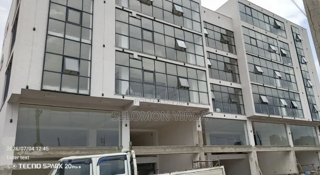 የሚሸጥ ግዙፍ መጋዘን ለአምራች ድርጂት