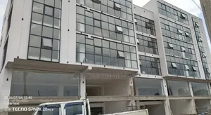 የሚሸጥ ግዙፍ መጋዘን ለአምራች ድርጂት