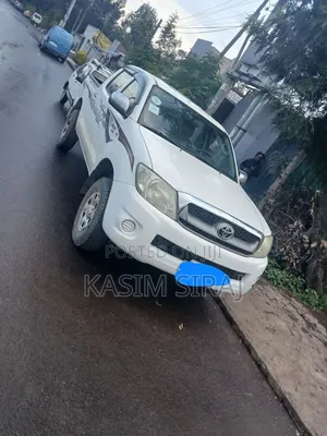Toyota Hilux 2010 White