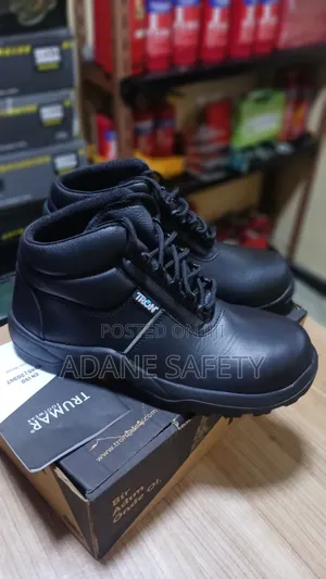 ትሮን Safety Shoe From Adane Safety