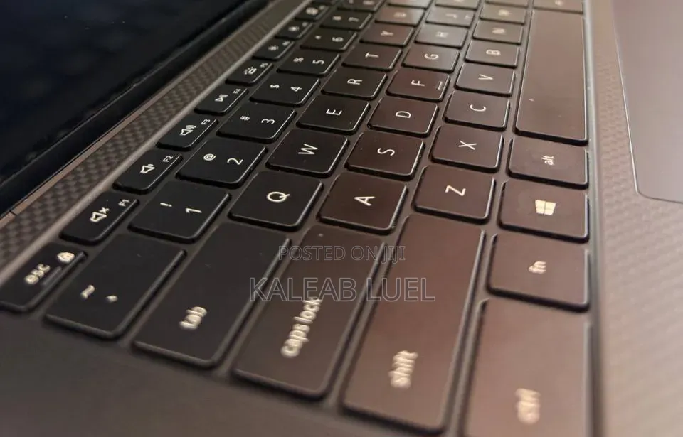 New Laptop Dell XPS 15 16GB Intel Core i7 SSD 512GB
