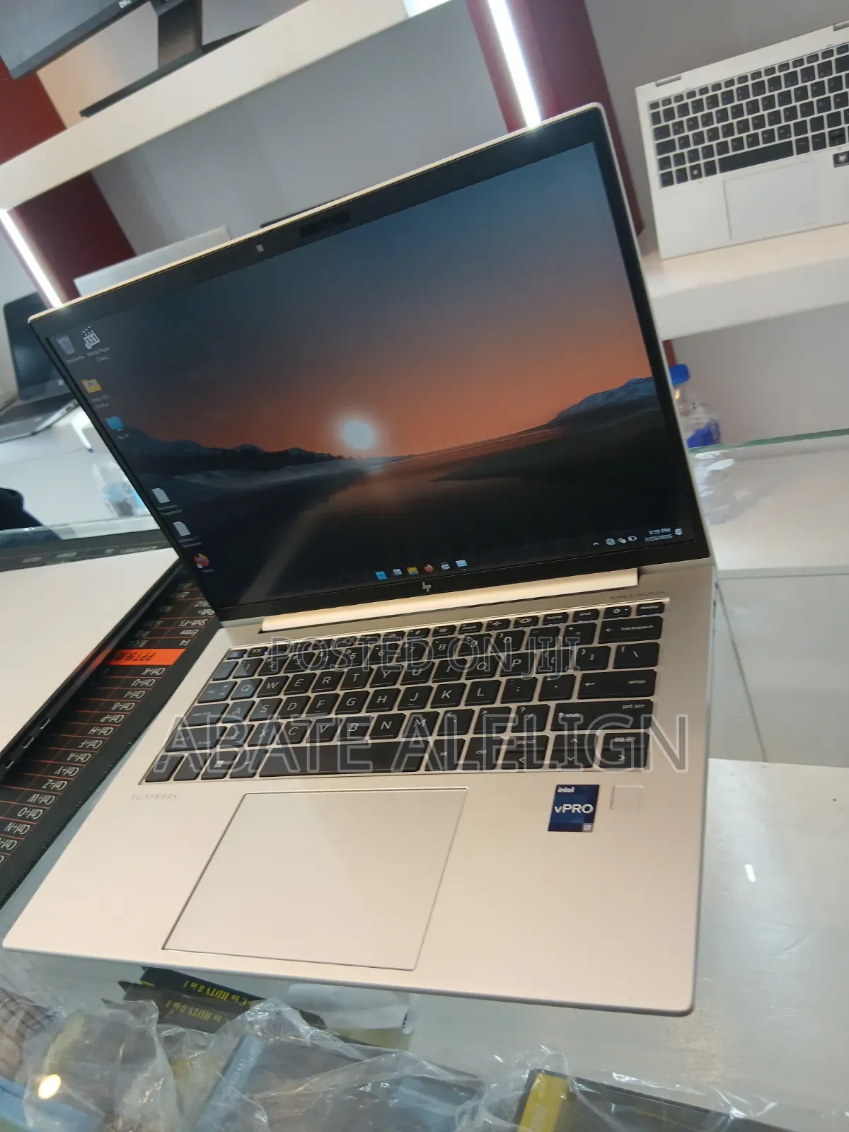 New Laptop HP EliteBook 840 G9 16GB Intel Core i7 SSD 512GB