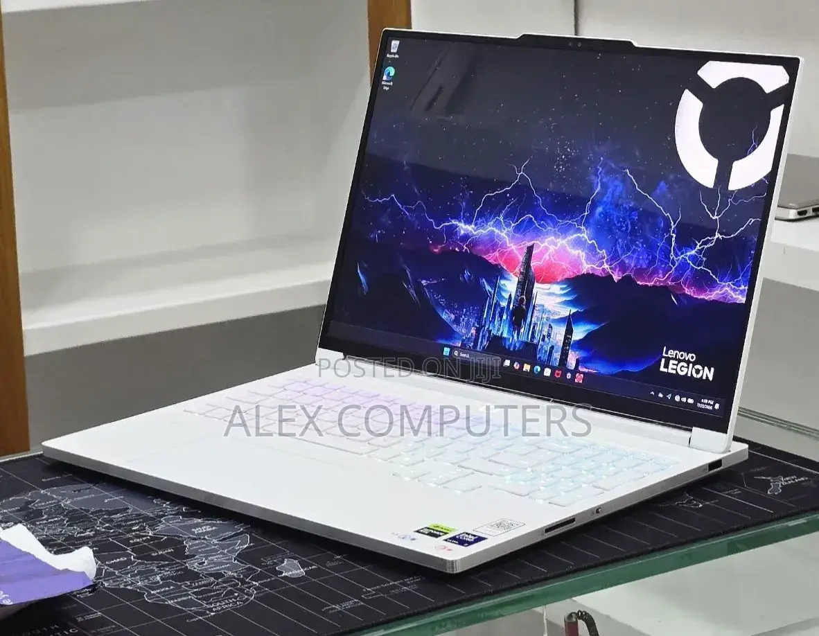 New Laptop Lenovo Legion 5 32GB Intel Core Ultra 7 SSD 1T