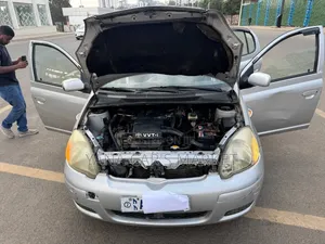 Toyota Yaris 2004 Silver