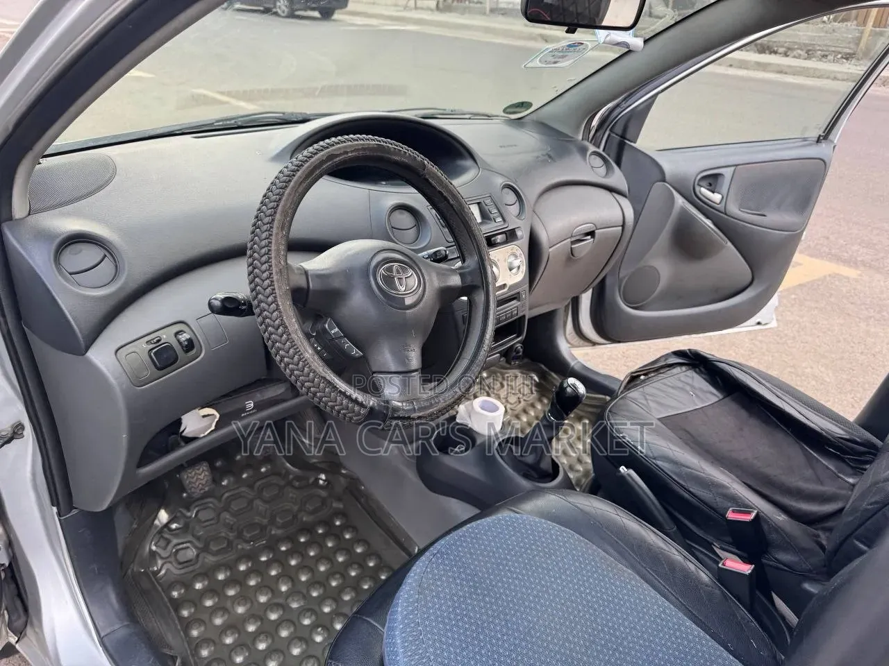 Toyota Yaris 2004 Silver