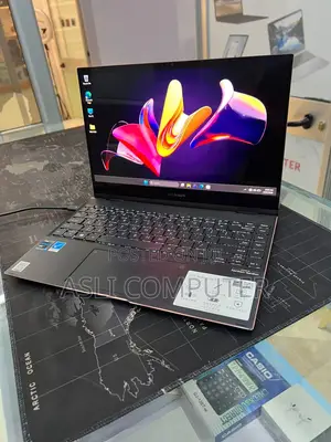 New Laptop Asus Zenbook 14 16GB Intel Core i7 SSD 512GB