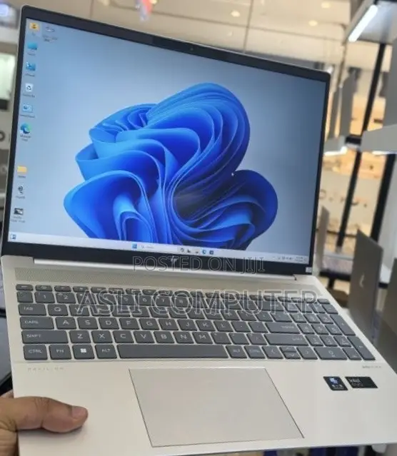 New Laptop HP Pavilion 15 16GB Intel Core Ultra 7 SSD 1T
