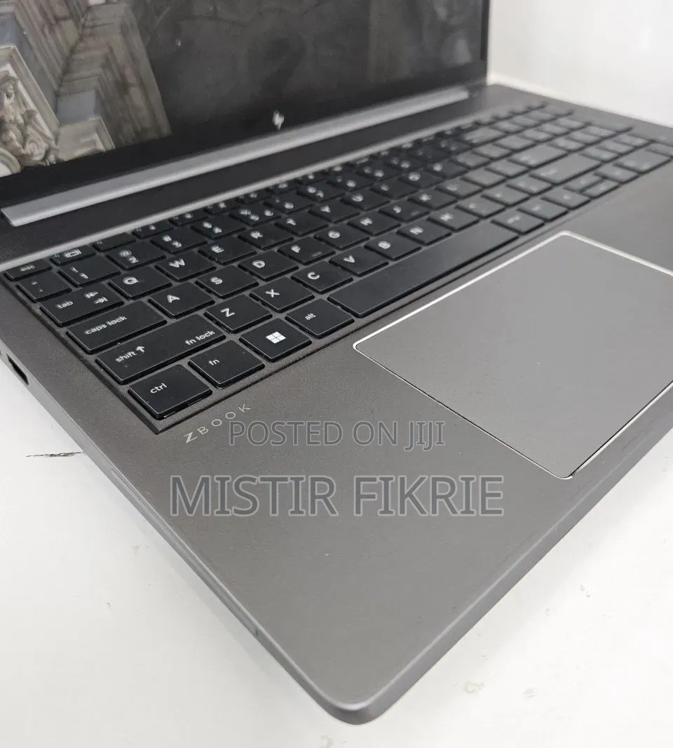 New Laptop HP ZBook Power G9 i7 16GB Intel Core i7 SSD 1T