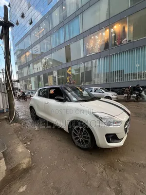 Suzuki Swift 2022 White