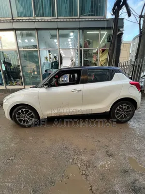 Suzuki Swift 2022 White