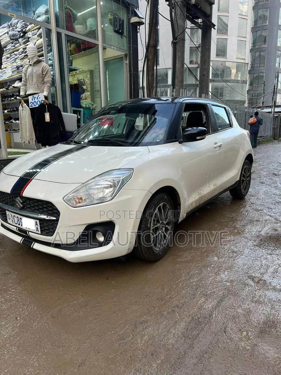 Suzuki Swift 2022 White