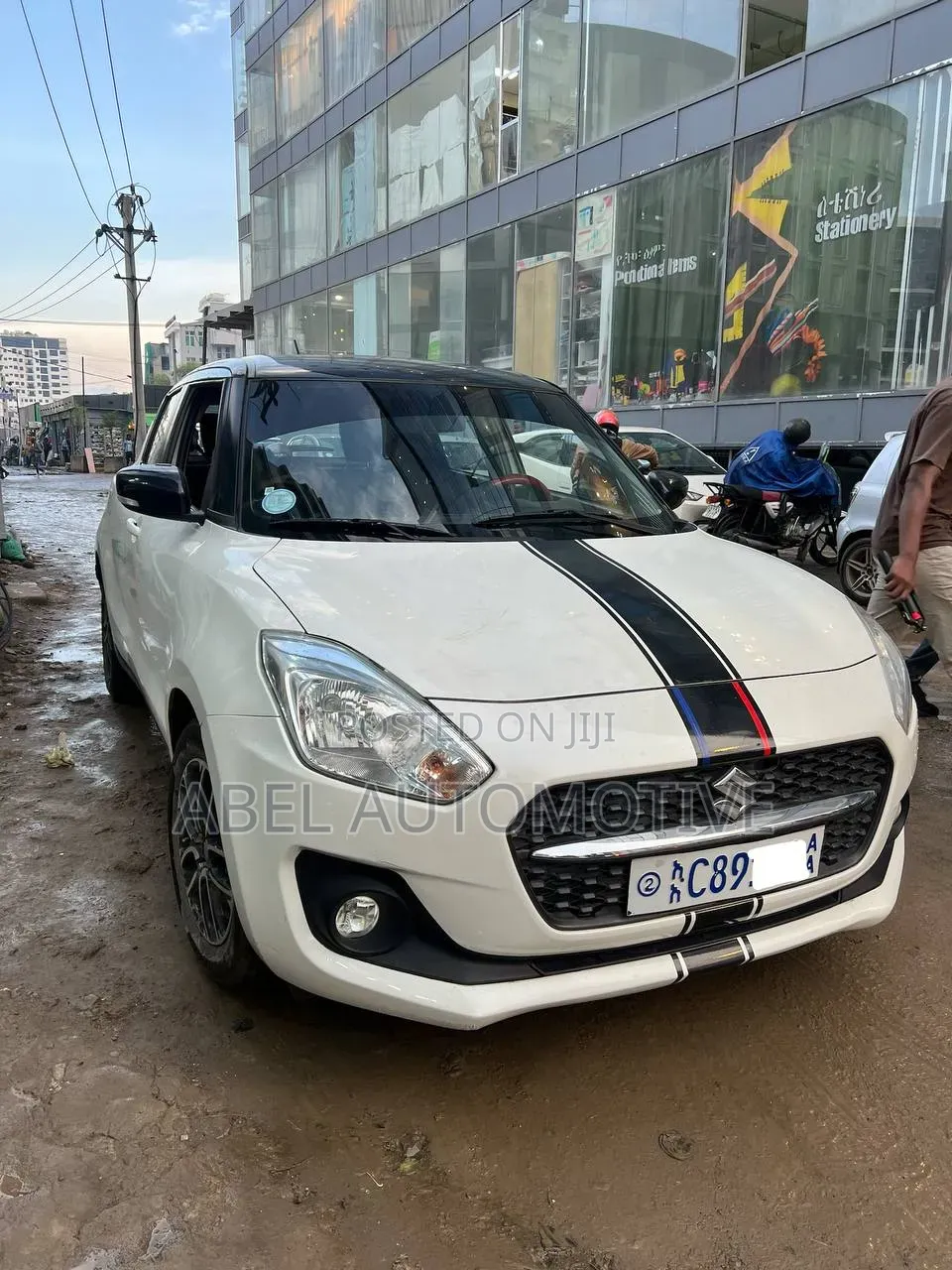 Suzuki Swift 2022 White