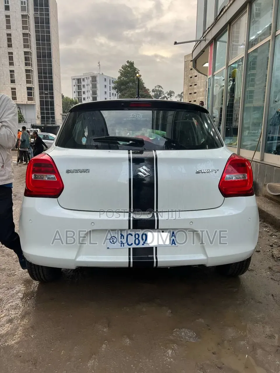 Suzuki Swift 2022 White