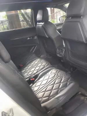 Peugeot 5008 2022 White