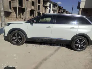 Peugeot 5008 2022 White