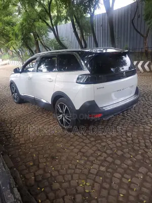 Peugeot 5008 2022 White