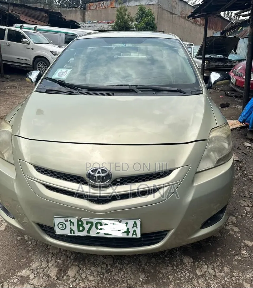 Toyota Yaris 2007 Gold