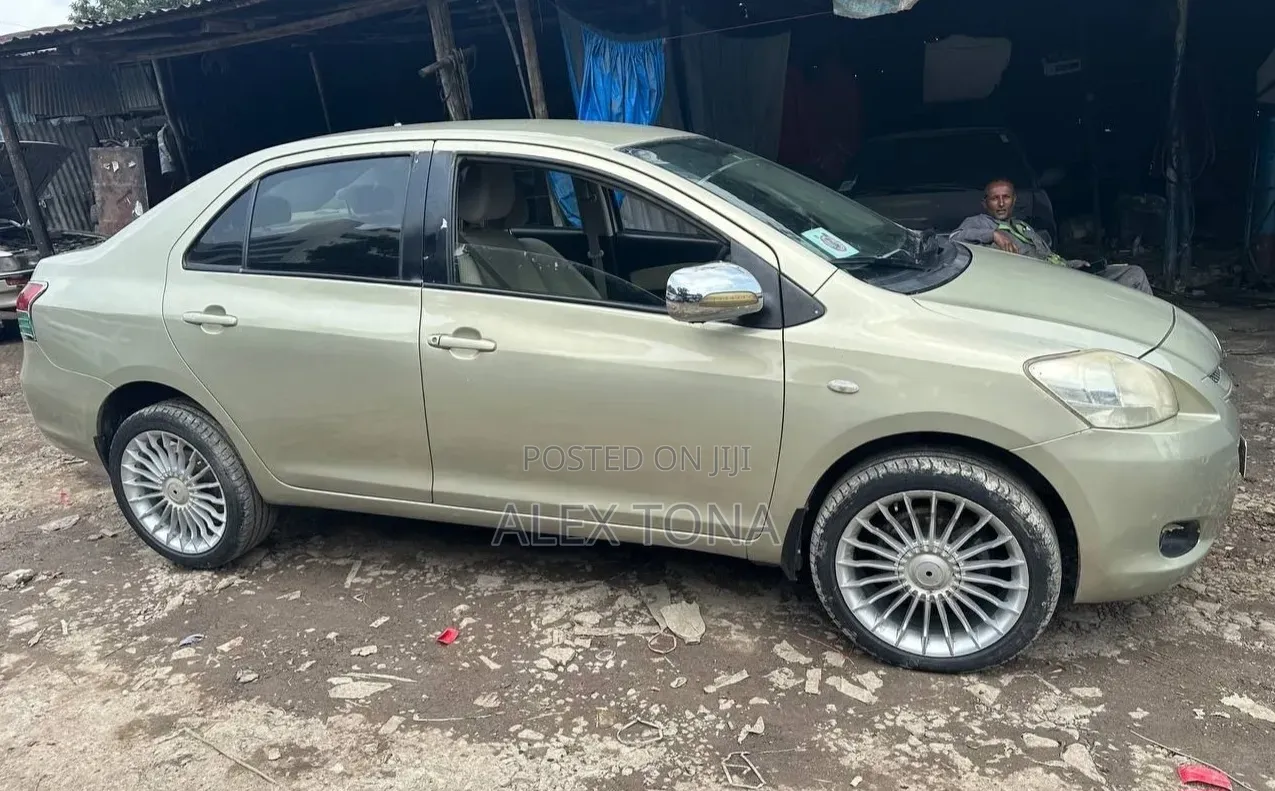 Toyota Yaris 2007 Gold