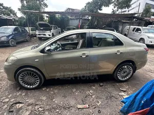 Toyota Yaris 2007 Gold