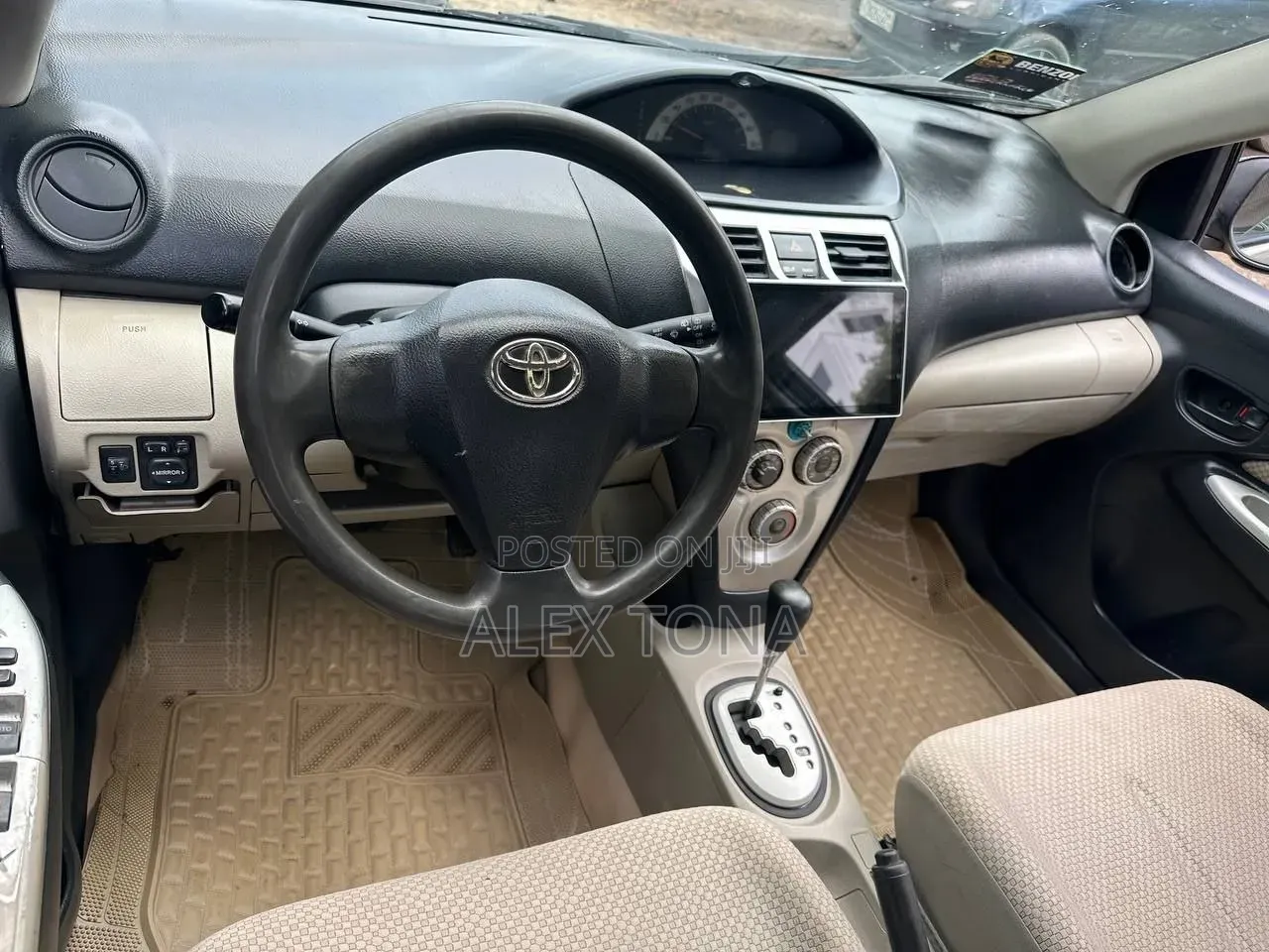 Toyota Yaris 2007 Gold