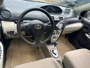 Toyota Yaris 2007 Gold