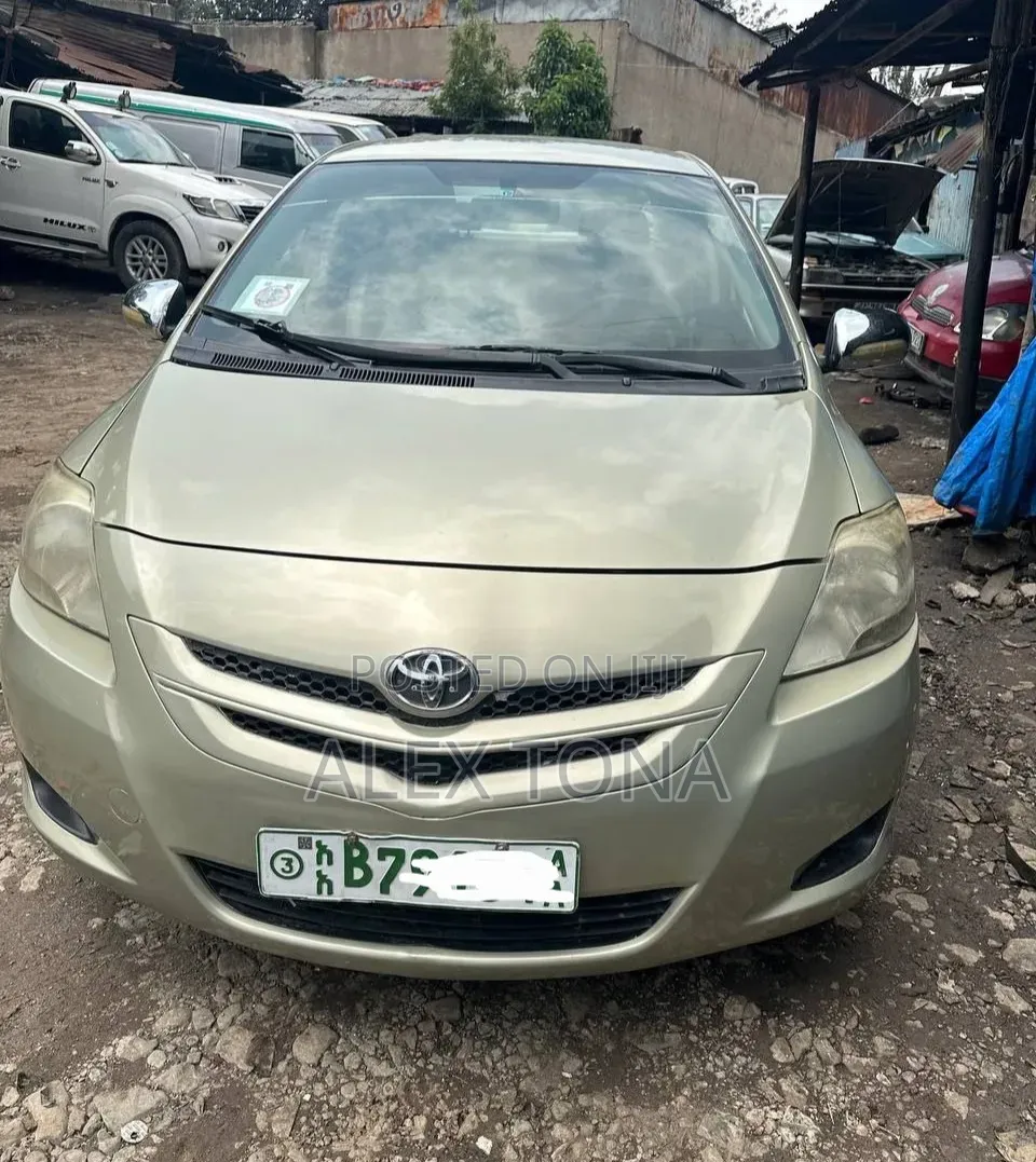 Toyota Yaris 2007 Gold