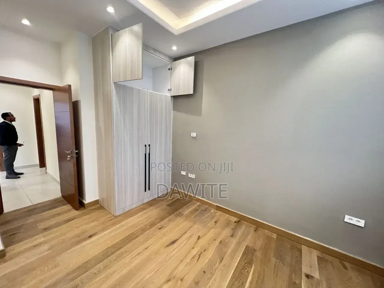 3bdrm Duplex in የግል አፓርትመንት, Bole for sale