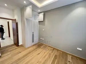 3bdrm Duplex in የግል አፓርትመንት, Bole for sale