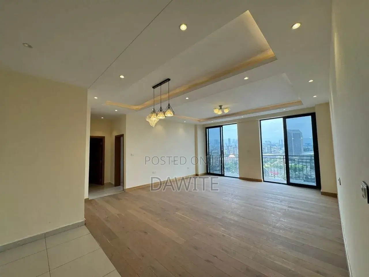 3bdrm Duplex in የግል አፓርትመንት, Bole for sale