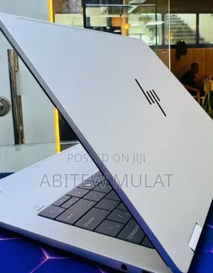 New Laptop HP OmniBook Ultra Flip 14" 16GB Intel Core Ultra 7 SSD 1T